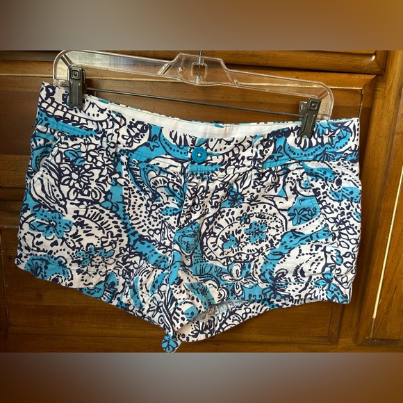 Lilly Pulitzer The Walsh short in Hippy Hippy Shake pattern. - Picture 3 of 6